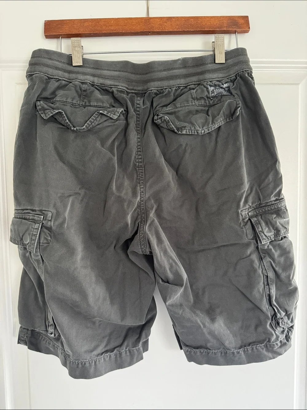 NWOT Men’s Polo Ralph Lauren Dark Grey Utility Classic Fit 9” Cargo Shorts S